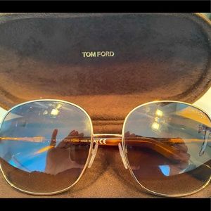 TOM FORD SQUARE SUNGLASSES.